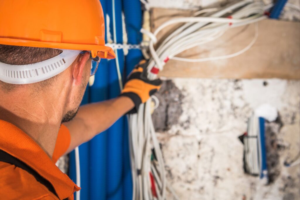 "Local Electrical Contractors: What to Look For"
